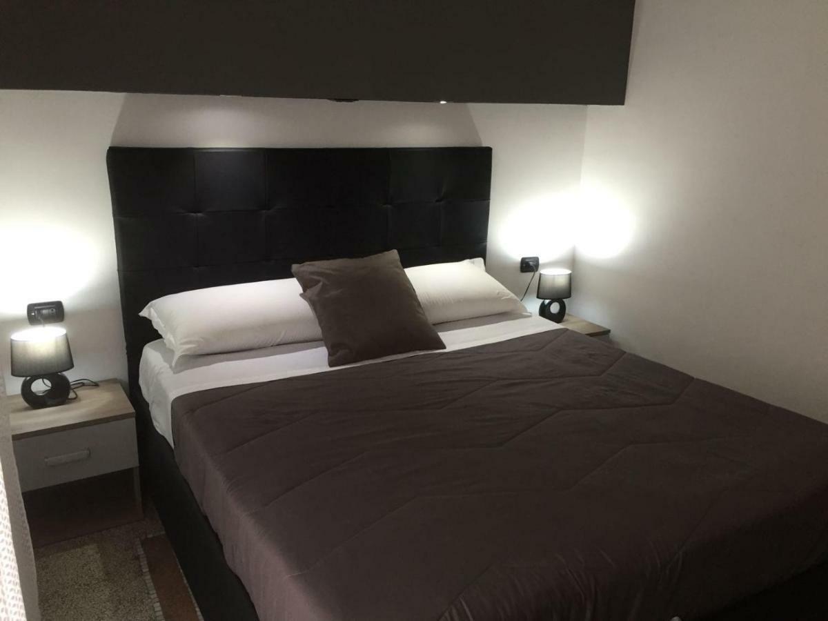 Mb95 - Mezzocannone Luxurious Bed&Breakfast Naples Extérieur photo
