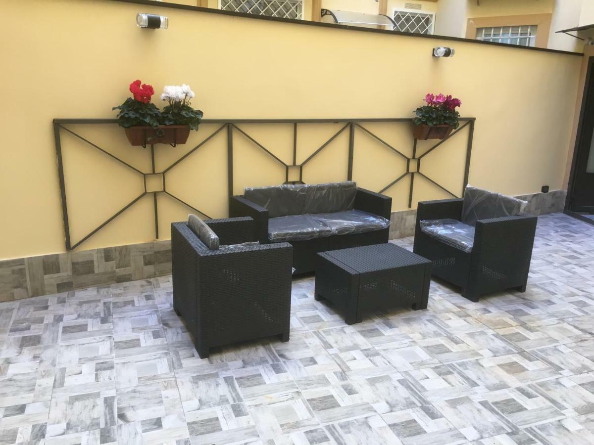 Mb95 - Mezzocannone Luxurious Bed&Breakfast Naples Extérieur photo