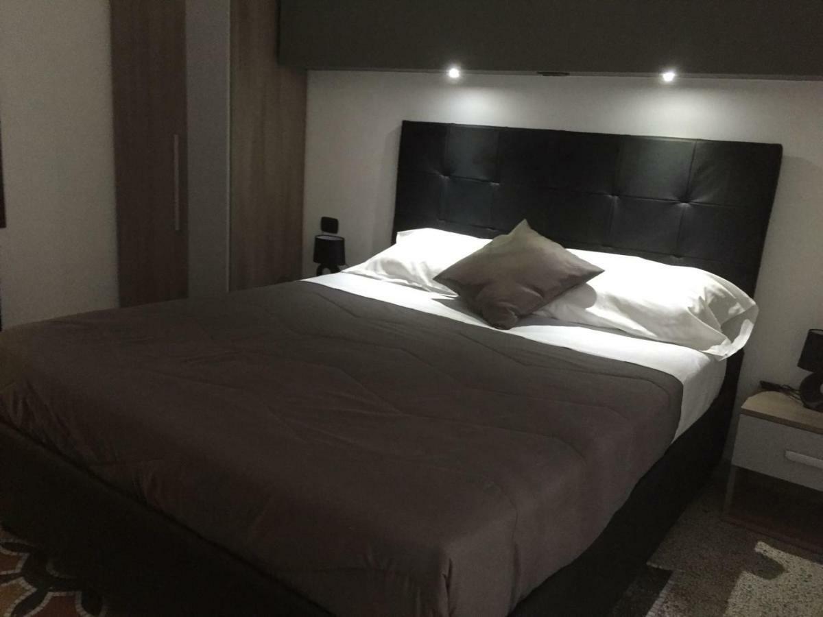 Mb95 - Mezzocannone Luxurious Bed&Breakfast Naples Extérieur photo
