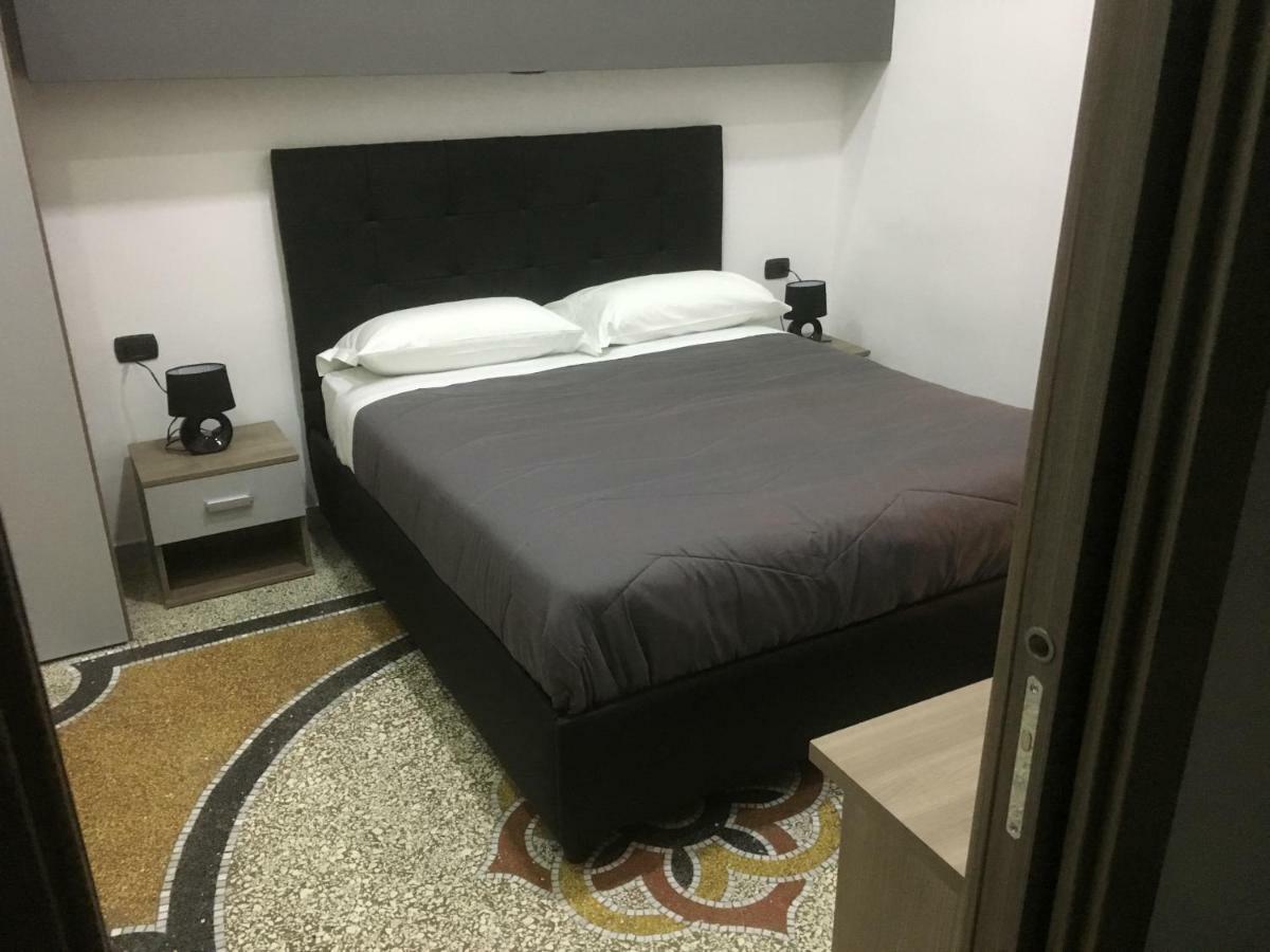 Mb95 - Mezzocannone Luxurious Bed&Breakfast Naples Extérieur photo